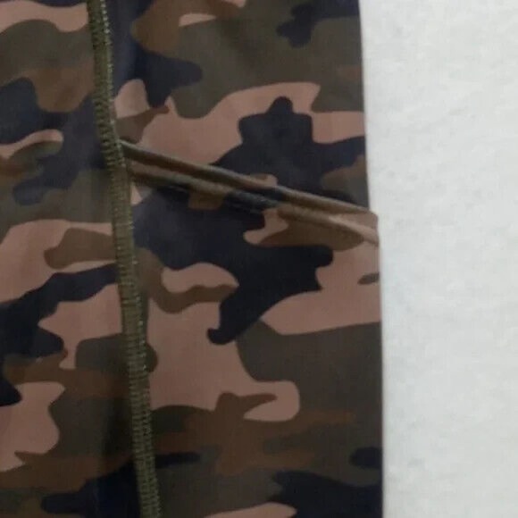 Attracosports on tags no brand on shorts size small camo * - Picture 3 of 14